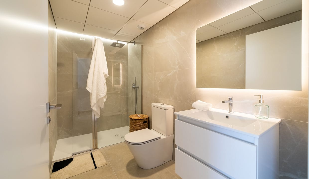 B6-Iconic-Gran-Alacant-bathroom_May-21-scaled
